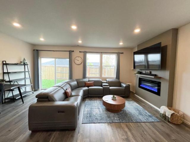 3 bedroom, m OR 97301 LS105483461