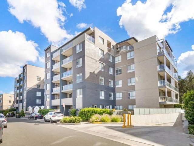 3 Bedroom Modern Apartment with Study room