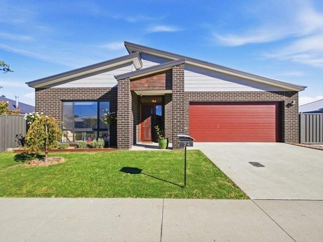 3 BEDROOM MODERN HOME