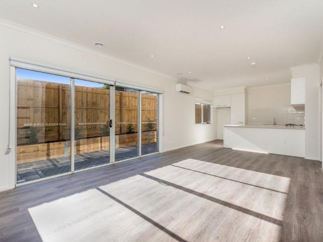 3 Bedroom Modern Townhouse
