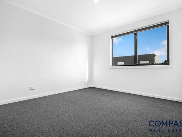 3 Bedroom Modern Townhouse