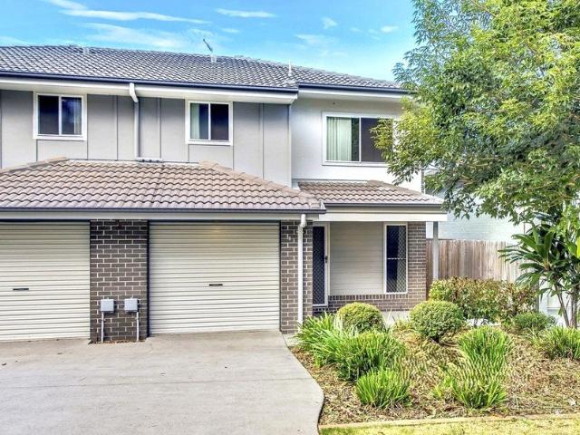 3 Bedroom Modern Townhouse Available to rent from 26 October