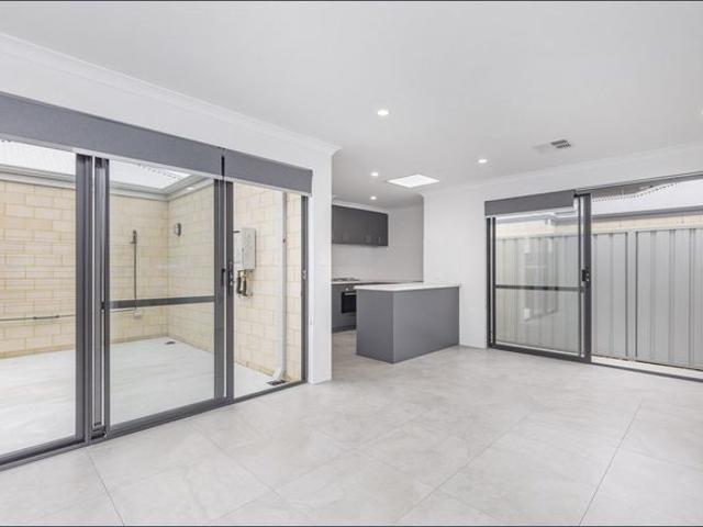 3 Bedroom Modern Villa – available 4th September