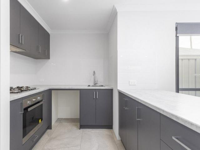 3 Bedroom Modern Villa available 4th September