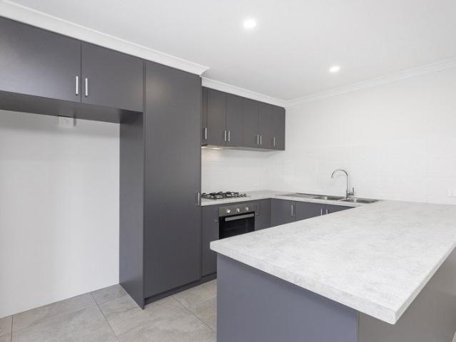 3 Bedroom Modern Villa in Morley available 23rd October