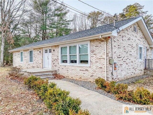 3 bedroom, Monroe NJ 08831 105275871