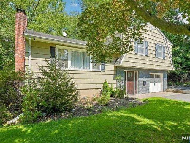3 bedroom, Montvale NJ 07645 105279268