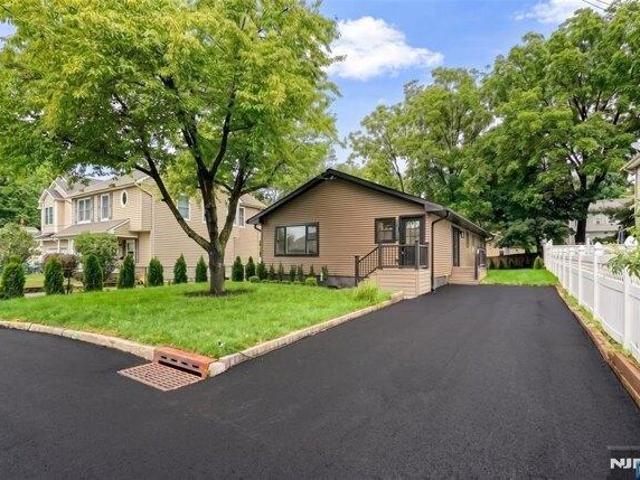 3 bedroom, Mahwah NJ 07430 105511994