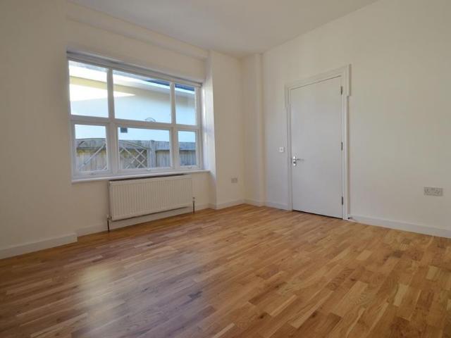 3 bedroom maisonette