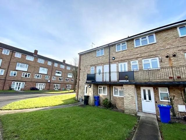 3 Bedroom Maisonette To Rent In Spencer Gardens, Brackley, NN13