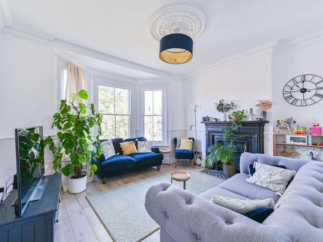 3 bedroom maisonette to rent