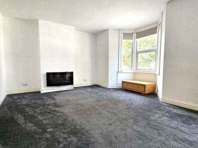 3 bedroom maisonette to rent