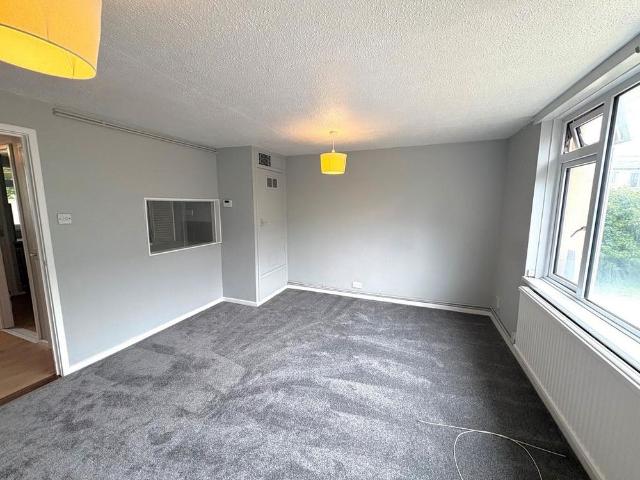 3 bedroom maisonette to rent