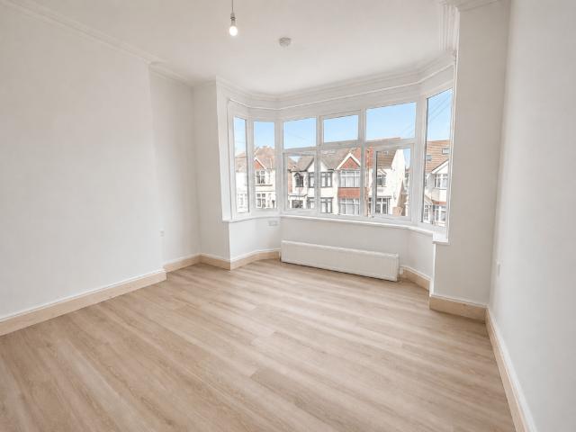 3 bedroom maisonette to rent