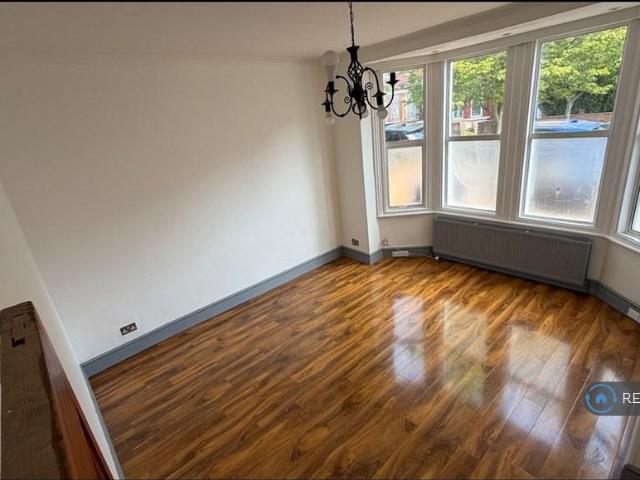 3 bedroom maisonette to rent