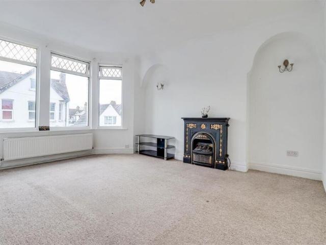 3 bedroom maisonette to rent