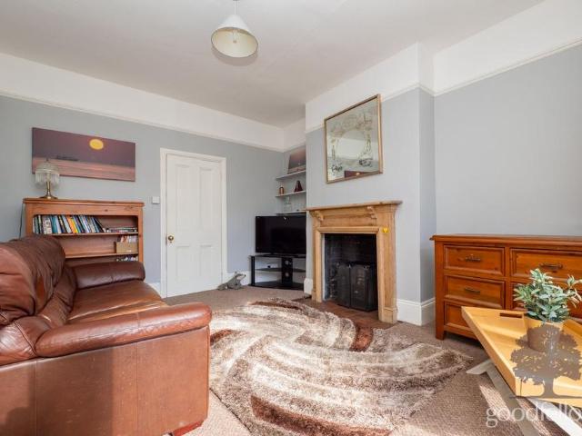 3 bedroom maisonette to rent