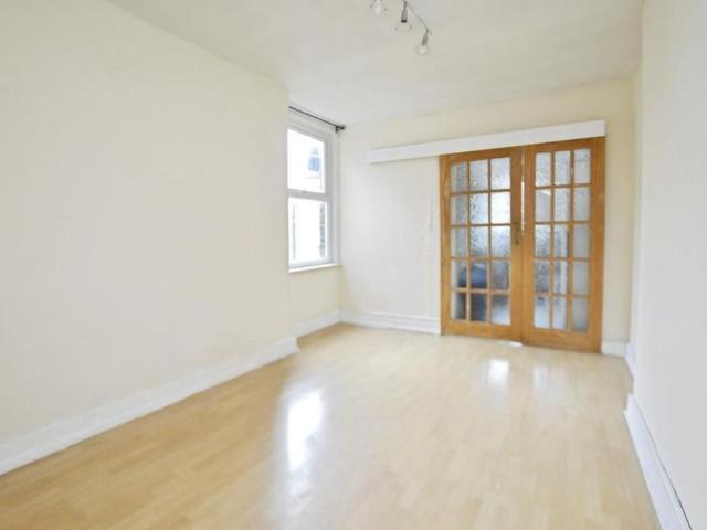 3 bedroom maisonette to rent