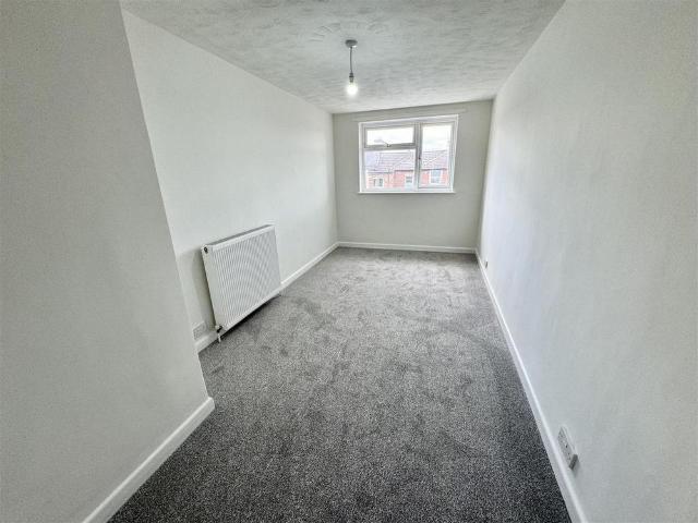 3 bedroom maisonette to rent