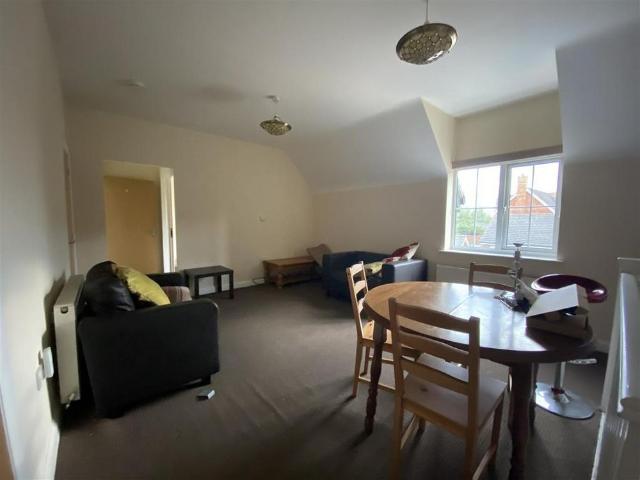 3 bedroom maisonette to rent