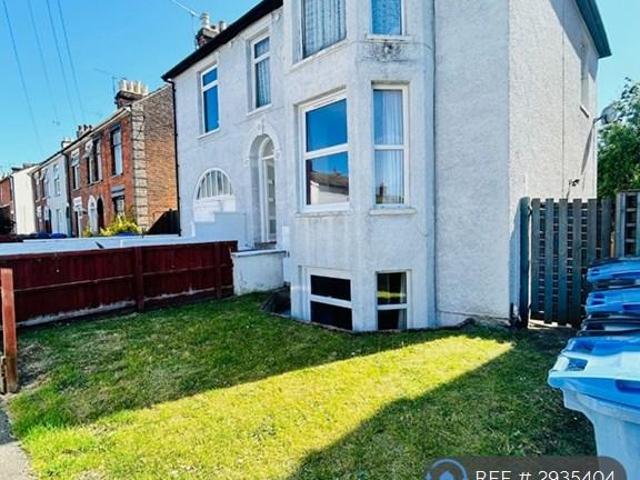 3 bedroom maisonette to rent