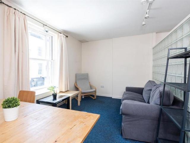 3 bedroom maisonette to rent