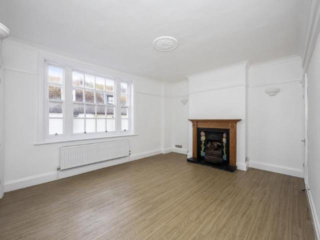 3 bedroom maisonette to rent
