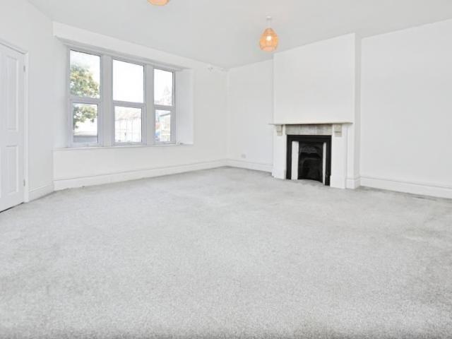3 bedroom maisonette to rent