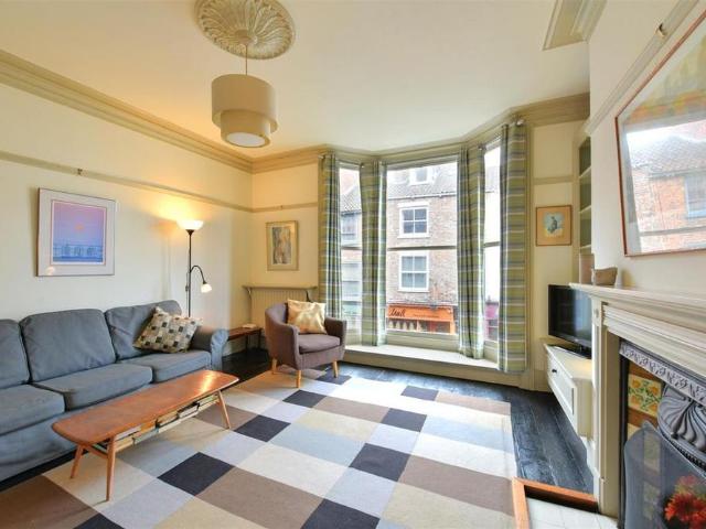 3 bedroom maisonette to rent