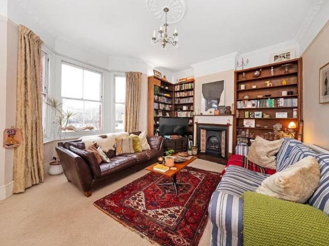 3 bedroom maisonette to rent