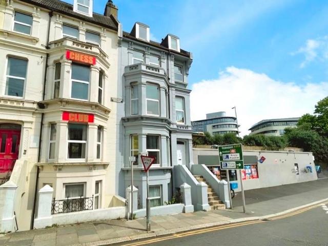 3 bedroom flat to rent