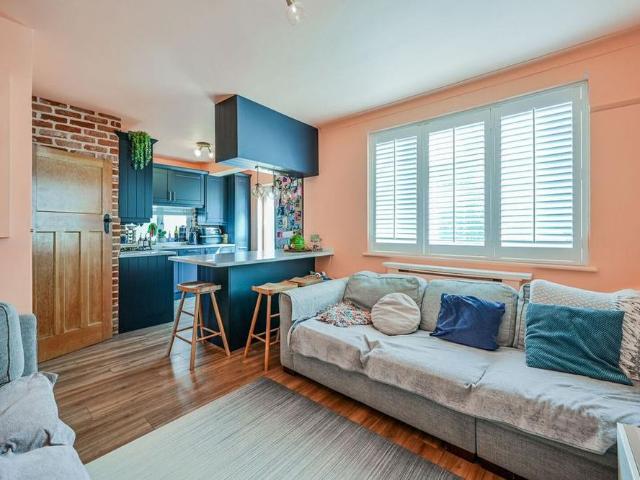 3 bedroom maisonette to rent