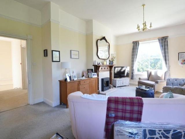 3 bedroom maisonette to rent