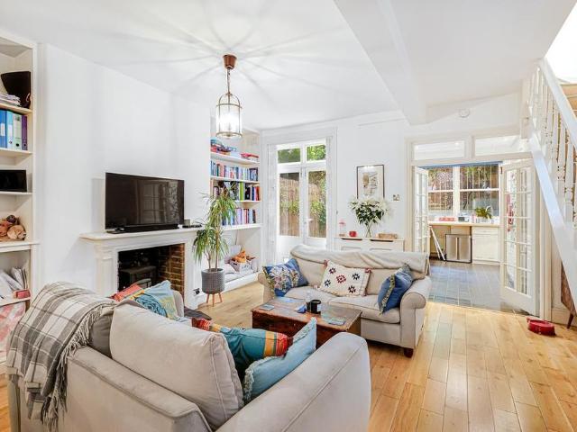 3 bedroom maisonette to rent