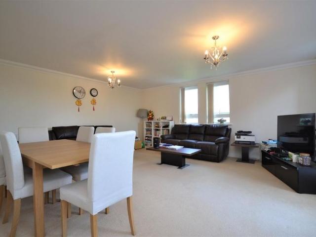 3 bedroom maisonette to rent
