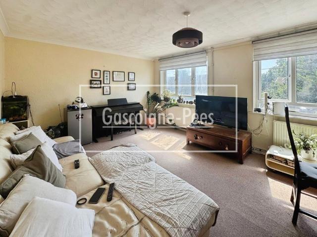 3 bedroom maisonette to rent