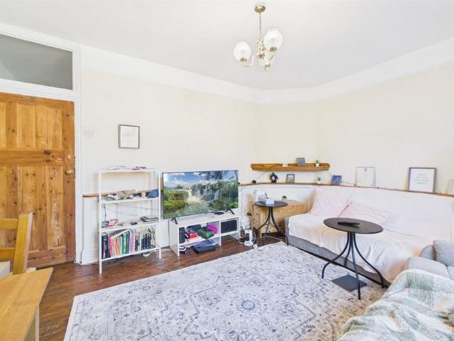 3 bedroom maisonette to rent