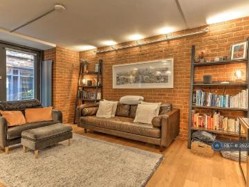 3 bedroom maisonette to rent