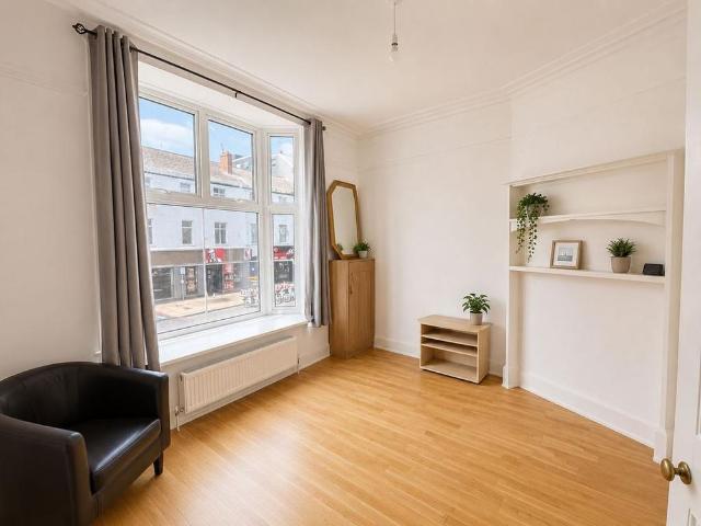 3 bedroom maisonette to rent
