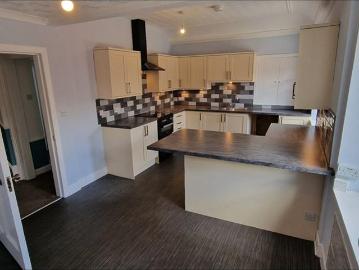 3 bedroom maisonette to rent