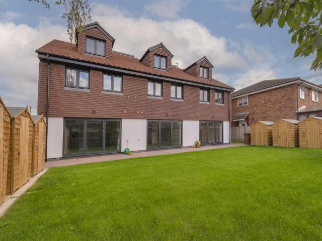 3 bedroom maisonette to rent