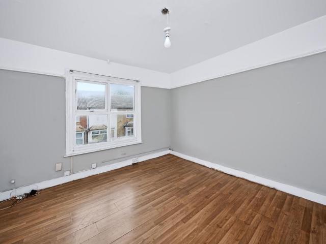 3 bedroom maisonette to rent