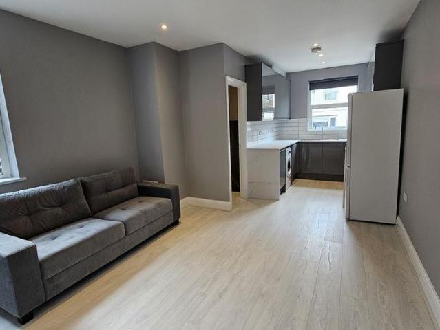 3 bedroom maisonette to rent
