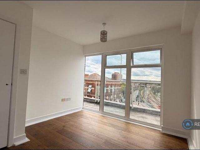 3 bedroom maisonette to rent