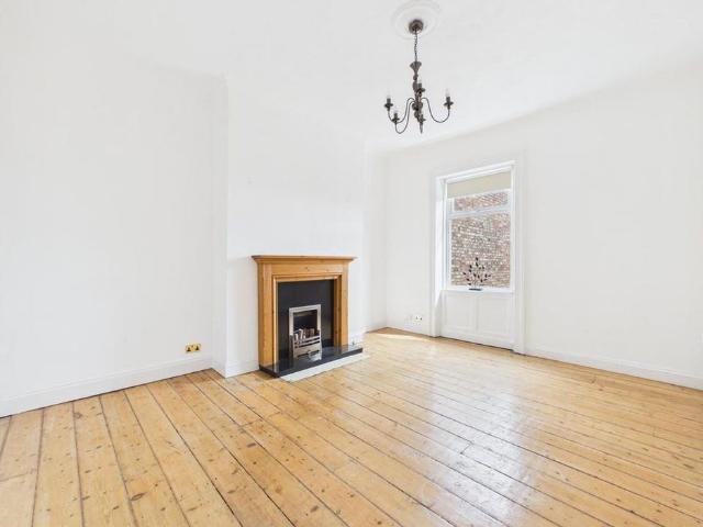 3 bedroom maisonette to rent