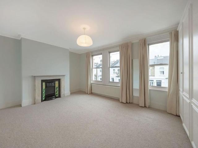 3 bedroom maisonette to rent