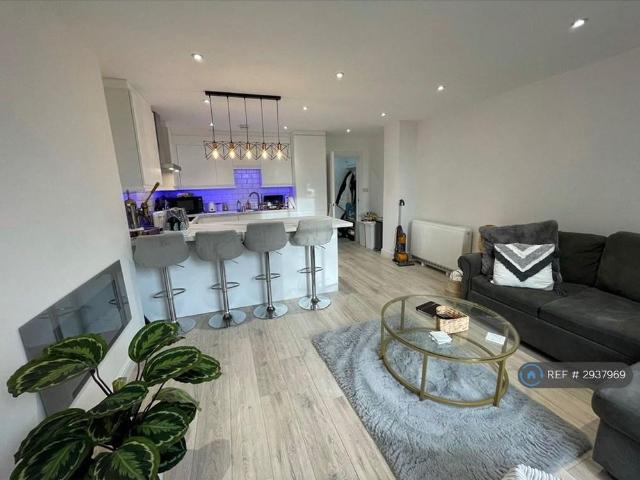 3 bedroom maisonette to rent