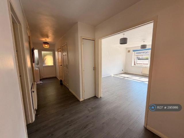 3 bedroom maisonette to rent