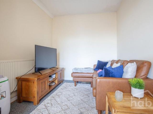 3 bedroom maisonette to rent