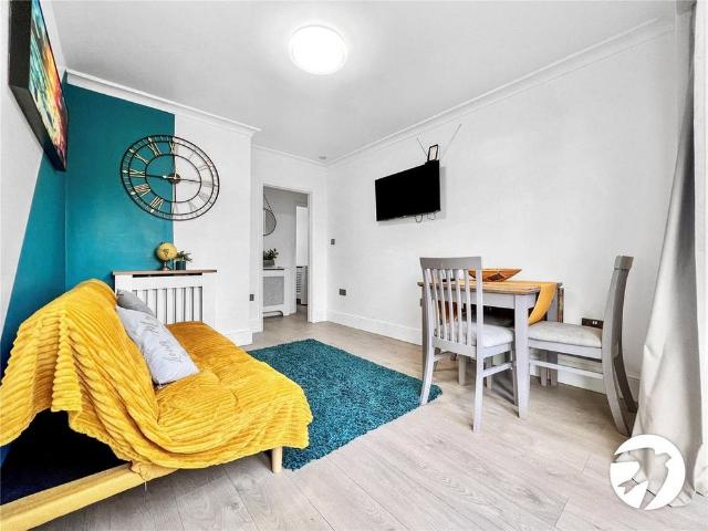 2 bedroom maisonette to rent